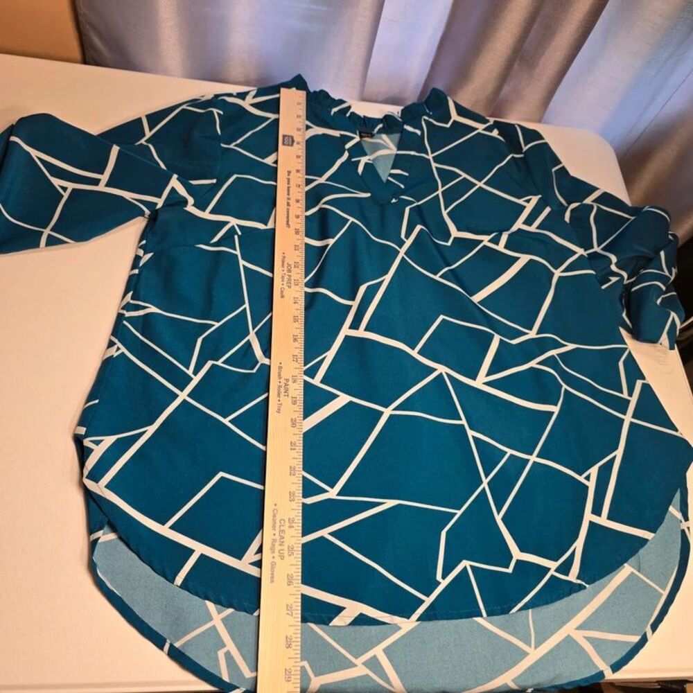 Shein curve geometric pattern blouse size XL